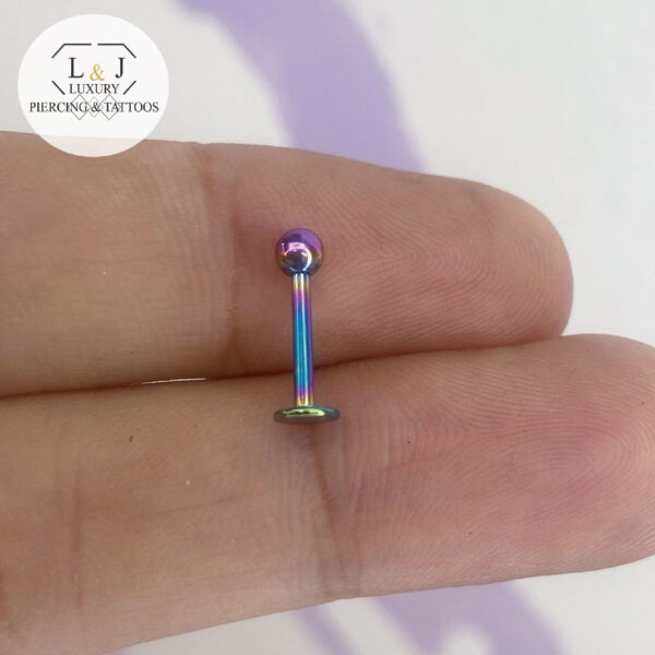 piercing-labret-clasico-tornasol